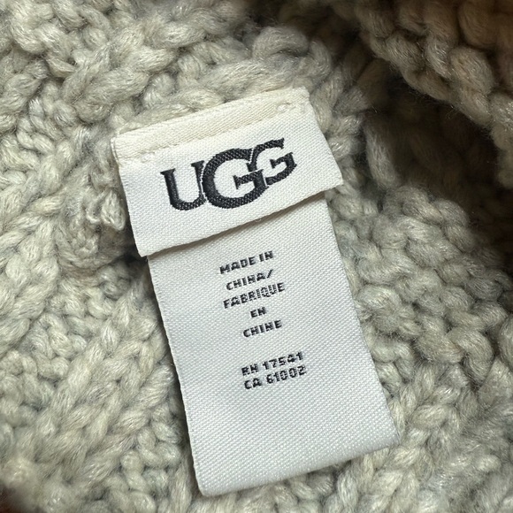 UGG Light Gray Cable Knit Beanie with Pom - Picture 4 of 5